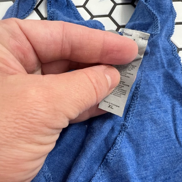 Next level camper tank top size XL - Picture 3 of 4